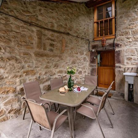 Casa Rural La Carrozal Senda Del Oso Orelleiru Eksteriør billede