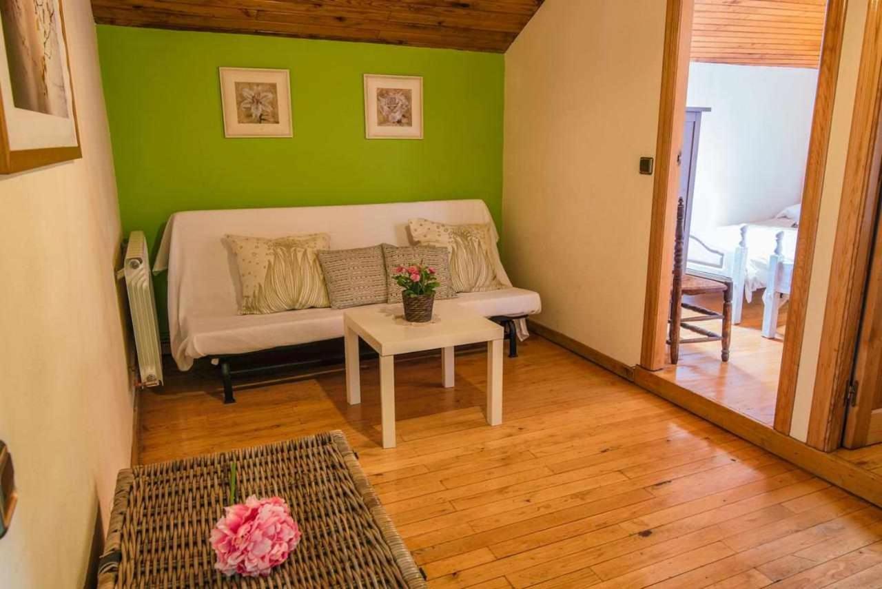 Casa Rural La Carrozal Senda Del Oso Orelleiru Eksteriør billede