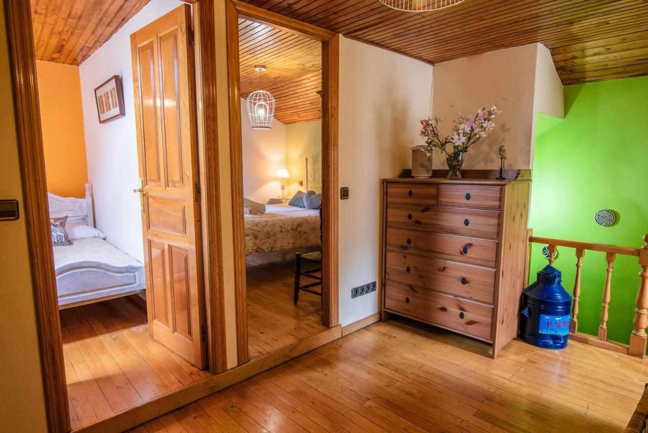 Casa Rural La Carrozal Senda Del Oso Orelleiru Eksteriør billede