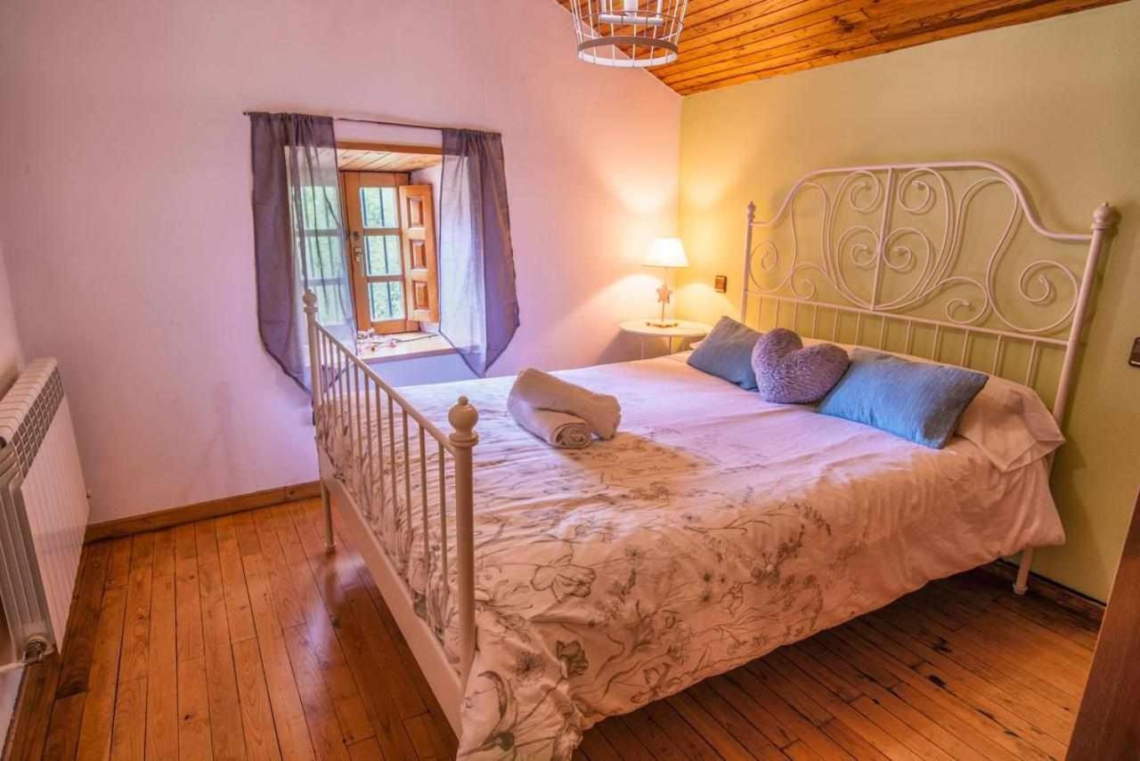Casa Rural La Carrozal Senda Del Oso Orelleiru Eksteriør billede