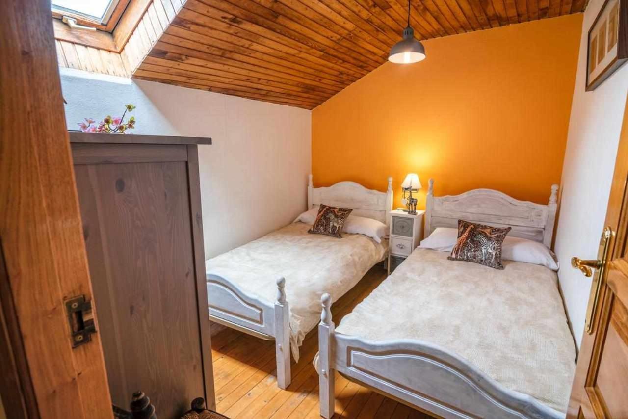 Casa Rural La Carrozal Senda Del Oso Orelleiru Eksteriør billede