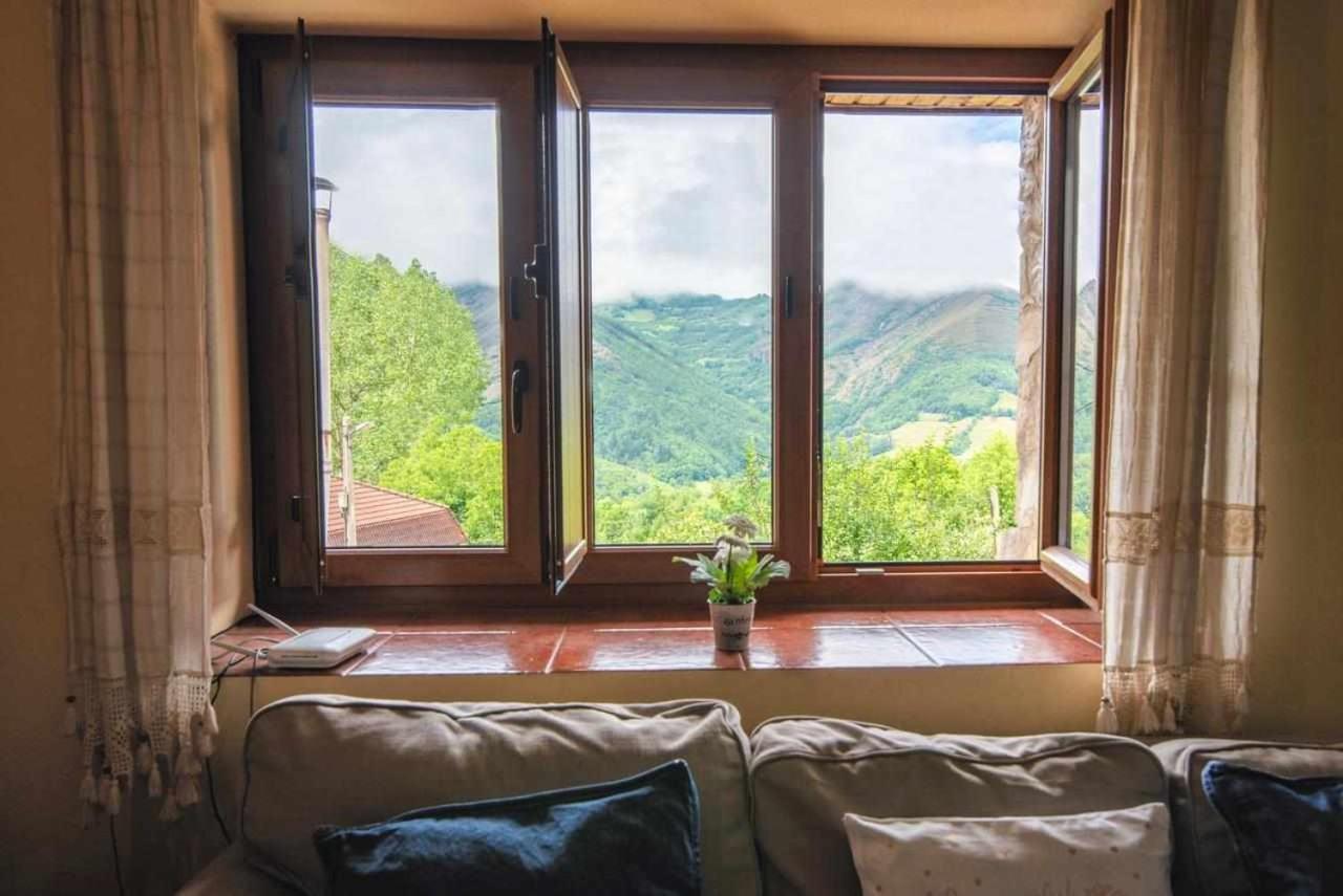 Casa Rural La Carrozal Senda Del Oso Orelleiru Eksteriør billede