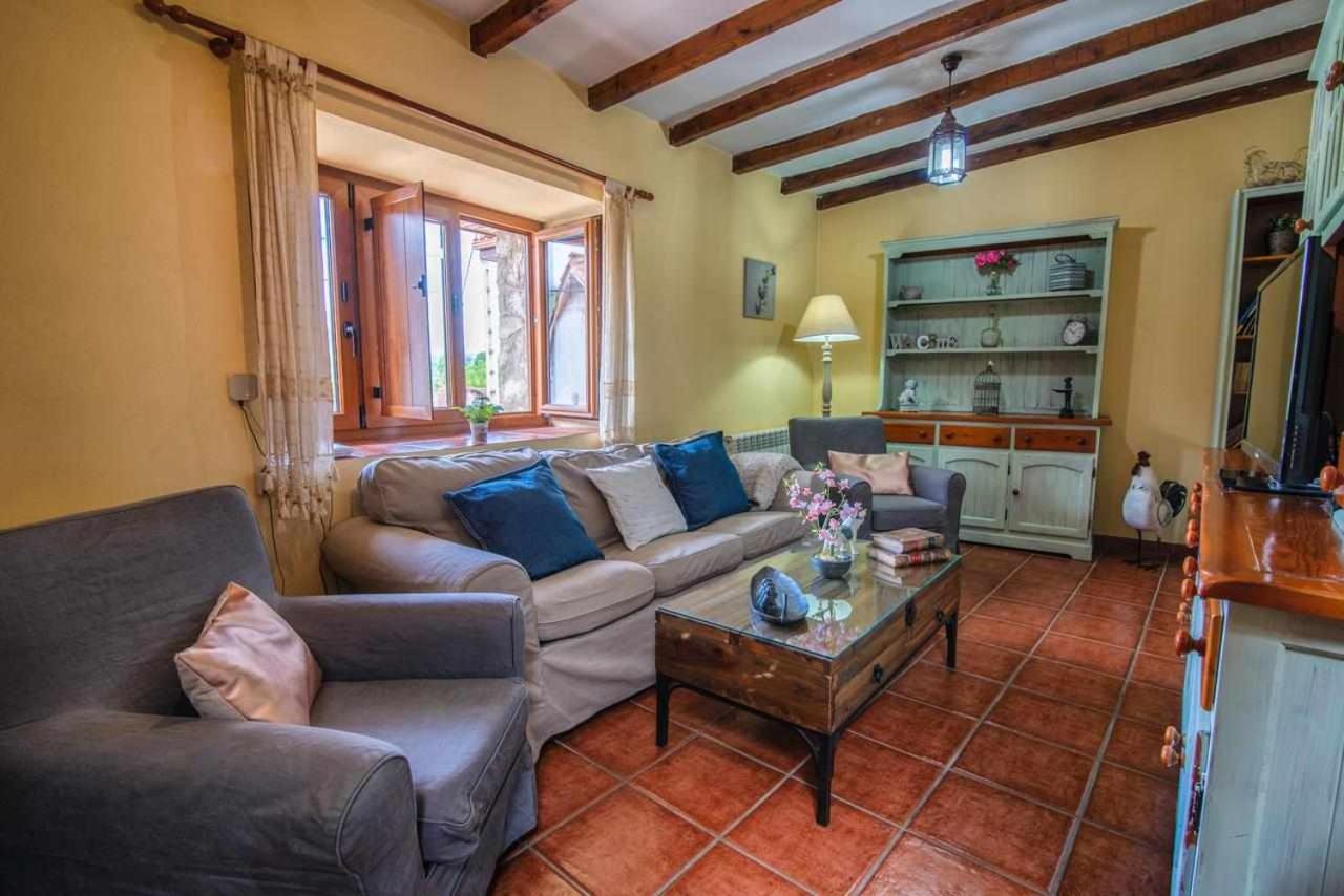 Casa Rural La Carrozal Senda Del Oso Orelleiru Eksteriør billede
