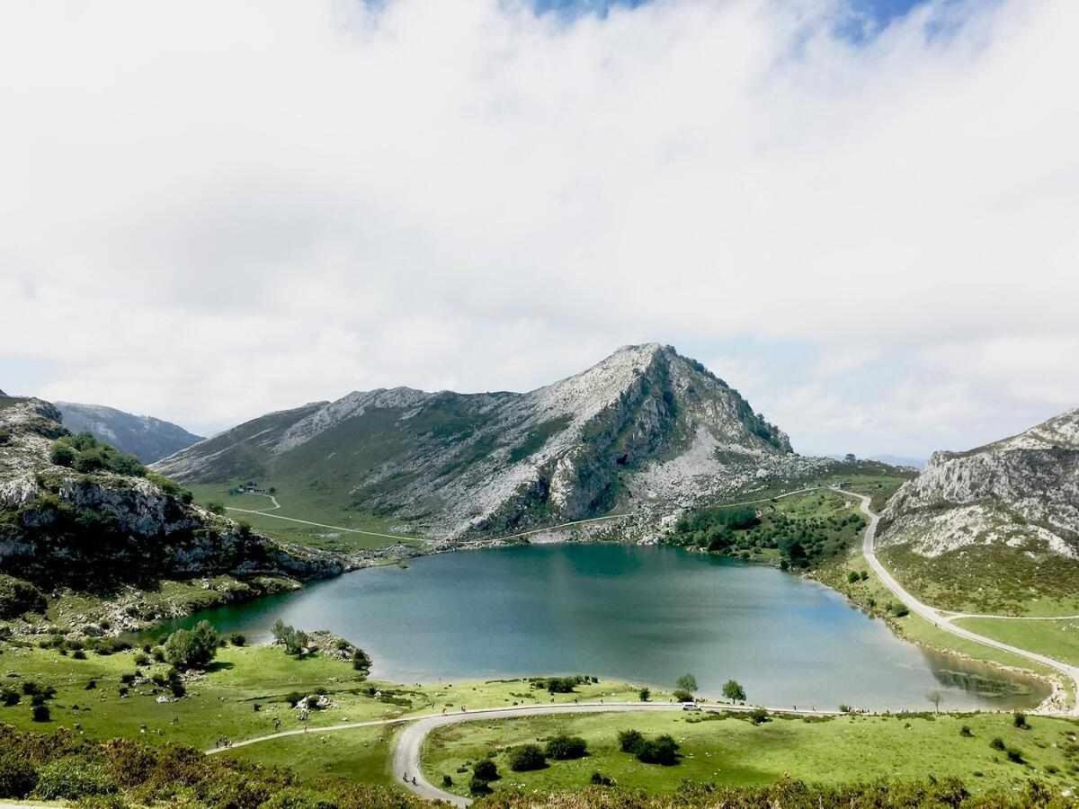 Casa Rural La Carrozal Senda Del Oso Orelleiru Eksteriør billede