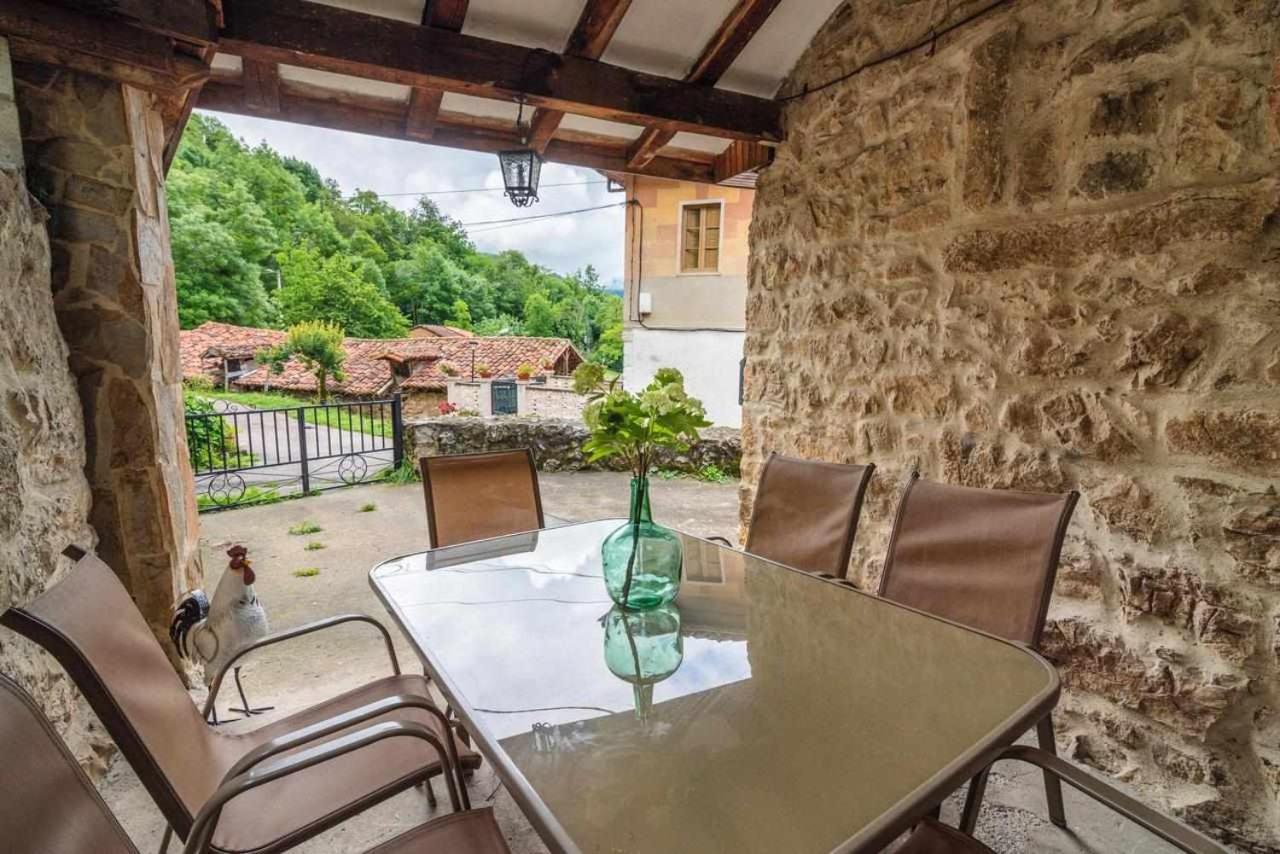 Casa Rural La Carrozal Senda Del Oso Orelleiru Eksteriør billede
